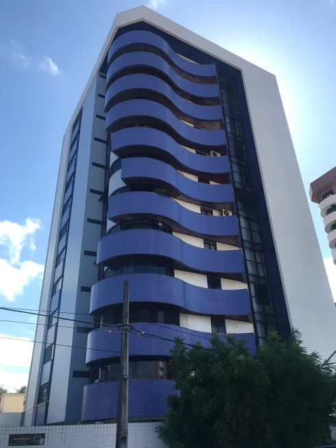 Foto 1 de Apartamento com 3 Quartos à venda, 230m² em Candelária, Natal