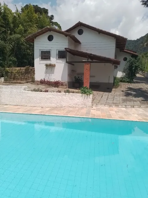 Foto 1 de Casa de Condomínio com 2 Quartos à venda, 70m² em Alto, Teresópolis