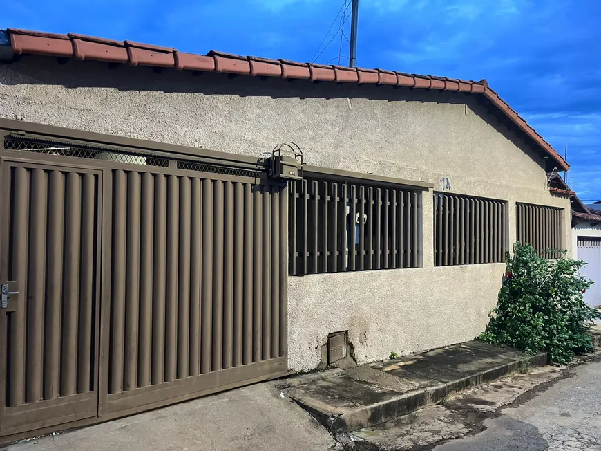 Foto 1 de Casa com 2 Quartos à venda, 180m² em Vila Mariana, Paracatu