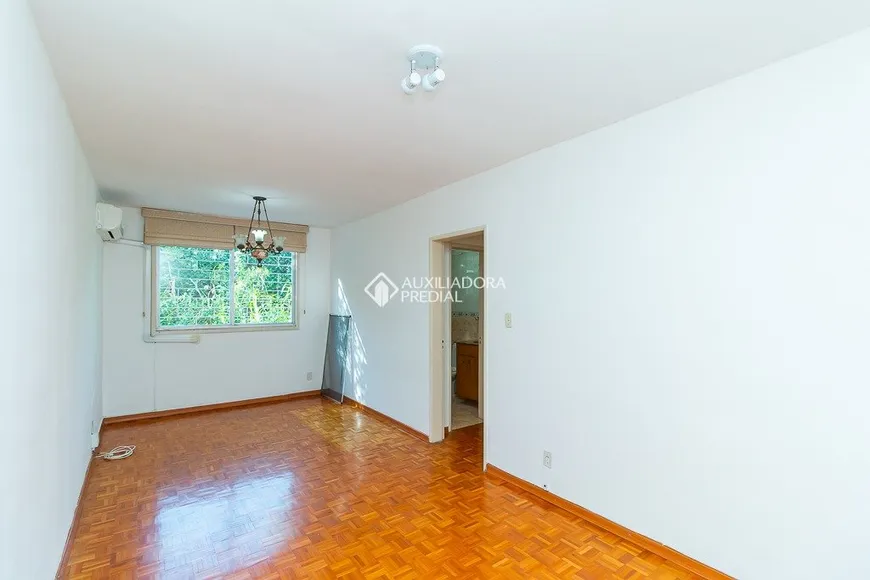 Foto 1 de Apartamento com 2 Quartos à venda, 64m² em Medianeira, Porto Alegre