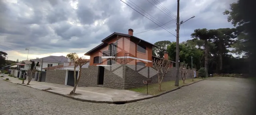 Foto 1 de Casa com 4 Quartos para alugar, 360m² em Interlagos, Caxias do Sul