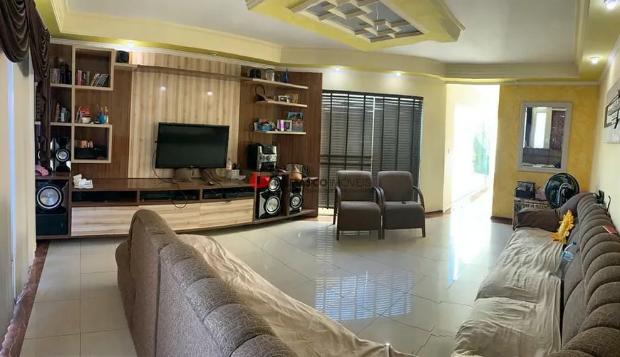 Foto 1 de Sobrado com 3 Quartos à venda, 251m² em Olímpico, São Caetano do Sul