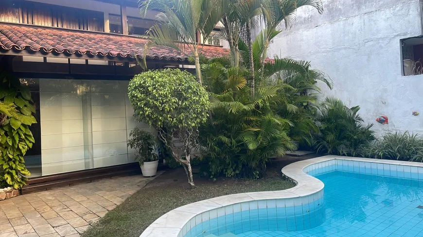 Foto 1 de Casa com 4 Quartos para venda ou aluguel, 380m² em Pina, Recife