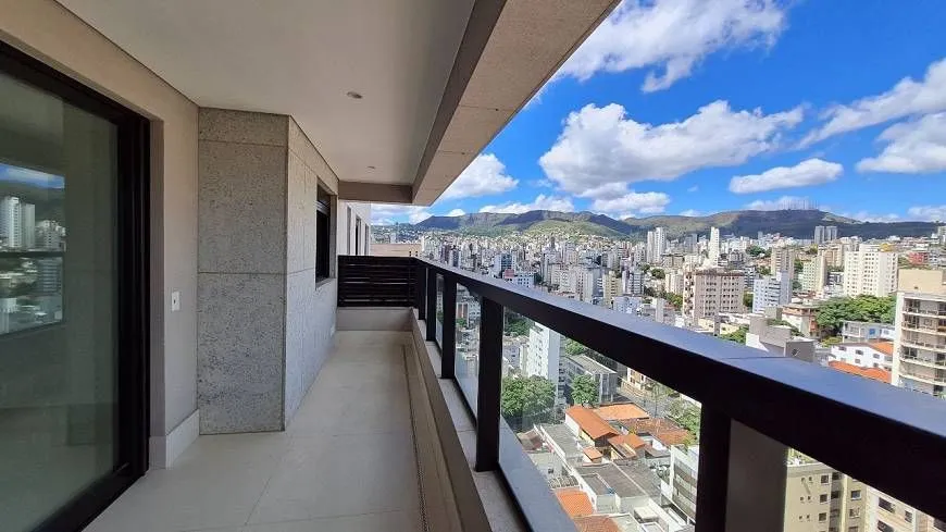 Foto 1 de Apartamento com 4 Quartos à venda, 143m² em Santo Antônio, Belo Horizonte