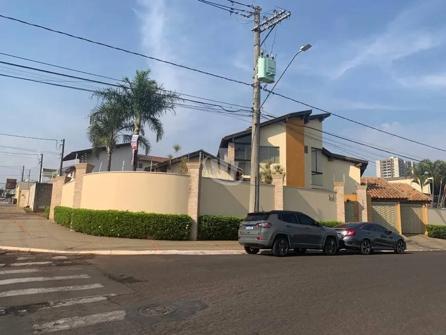 Foto 1 de Sobrado com 4 Quartos para venda ou aluguel, 262m² em Vila Harmonia, Araraquara