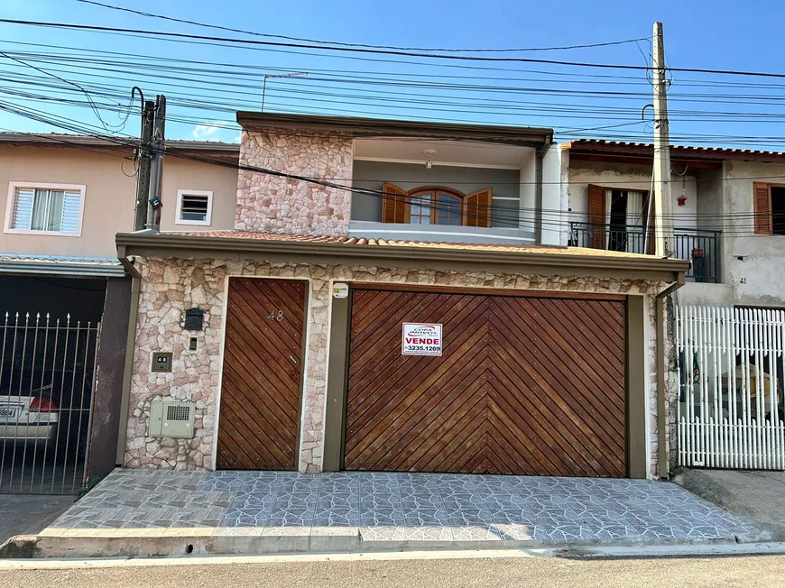 Foto 1 de Sobrado com 3 Quartos para venda ou aluguel, 218m² em Eden, Sorocaba