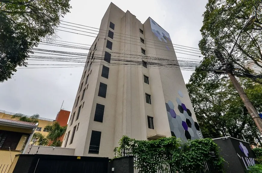 Foto 1 de Apartamento com 1 Quarto para alugar, 20m² em Água Verde, Curitiba