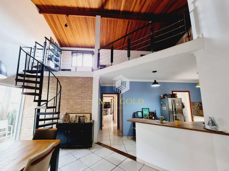Foto 1 de Casa de Condomínio com 3 Quartos à venda, 180m² em Barreiro Rural, Taubaté