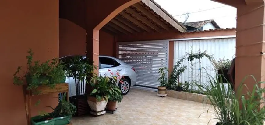 Foto 1 de Casa com 2 Quartos à venda, 145m² em Jardim Corumbá, Itanhaém