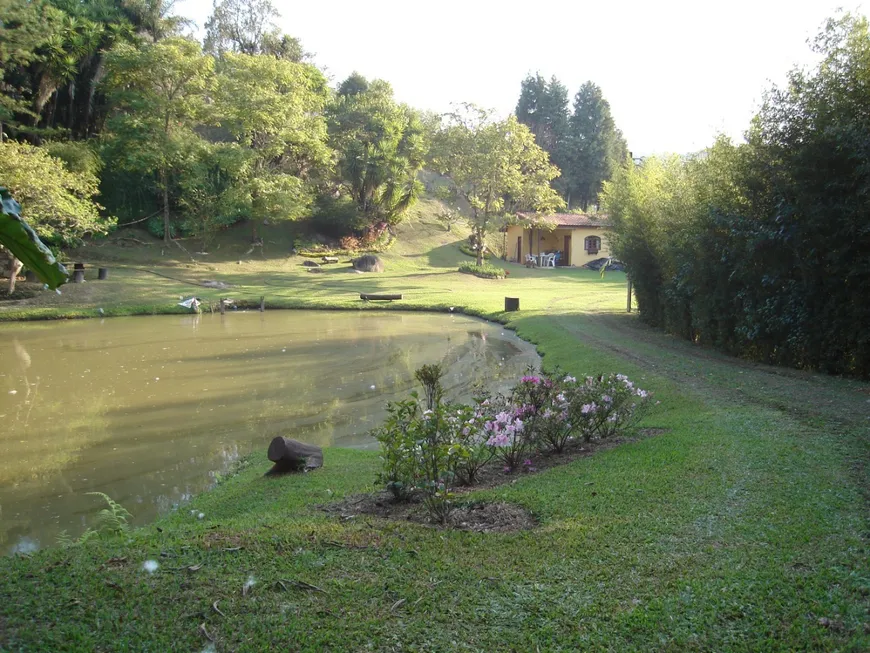 Foto 1 de Fazenda/Sítio com 3 Quartos à venda, 27000m² em , Araçariguama