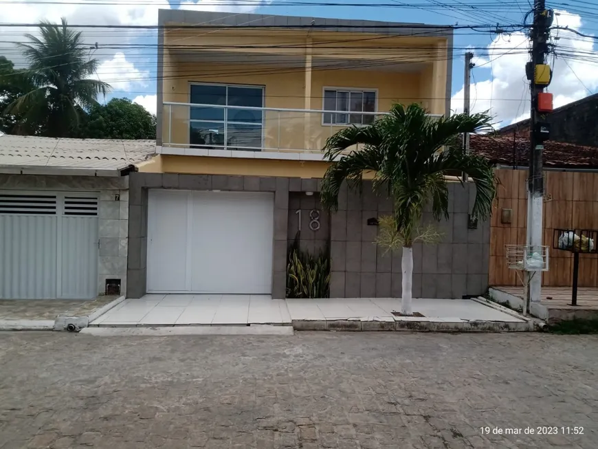 Foto 1 de Casa com 3 Quartos à venda, 200m² em Santos Dumont, Maceió