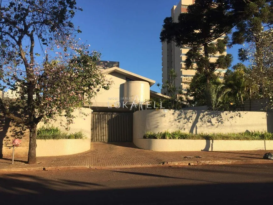 Foto 1 de Casa com 4 Quartos à venda, 367m² em Centro, Cascavel