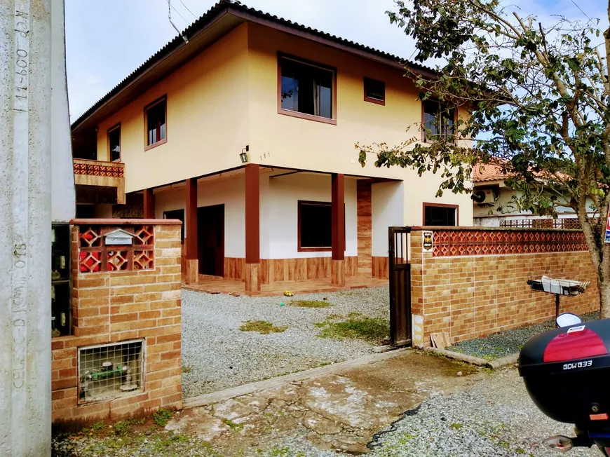 Foto 1 de Sobrado com 4 Quartos à venda, 250m² em Costeira, Balneário Barra do Sul