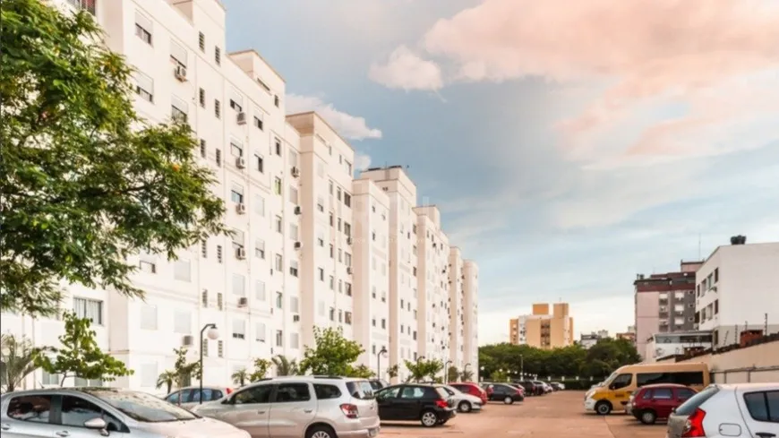 Foto 1 de Apartamento com 3 Quartos à venda, 62m² em Jardim Planalto, Porto Alegre