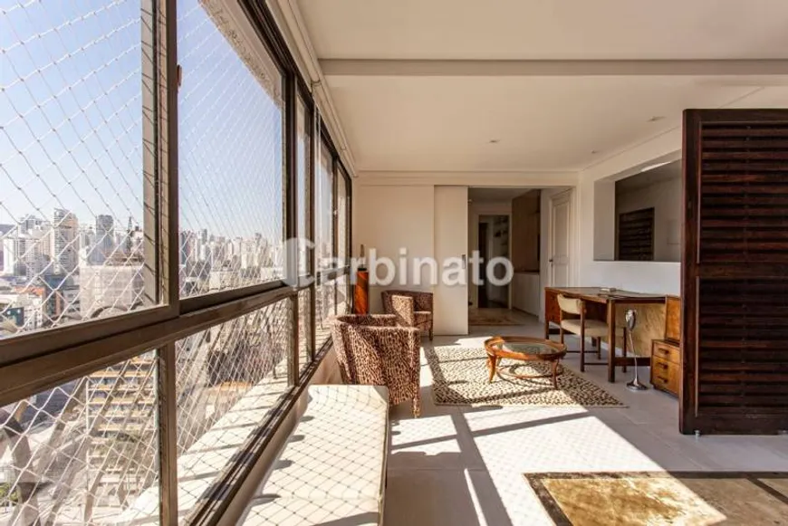 Foto 1 de Apartamento com 2 Quartos para alugar, 130m² em Jardim Paulista, São Paulo