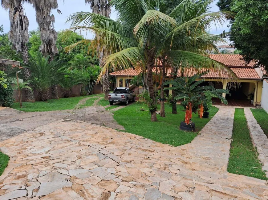 Foto 1 de Fazenda/Sítio com 3 Quartos à venda, 230m² em Jardim Nova Veneza, Sumaré