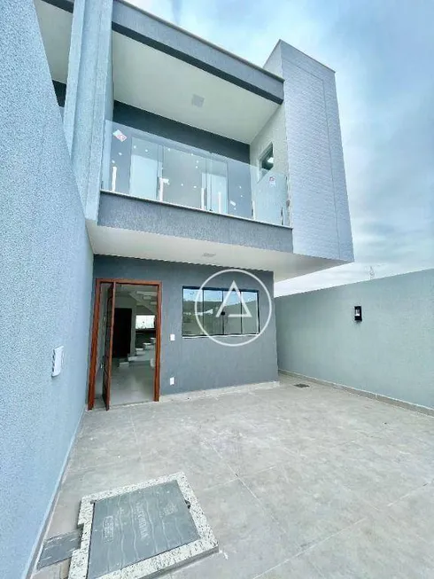 Foto 1 de Casa com 3 Quartos para venda ou aluguel, 149m² em Vale das Palmeiras, Macaé