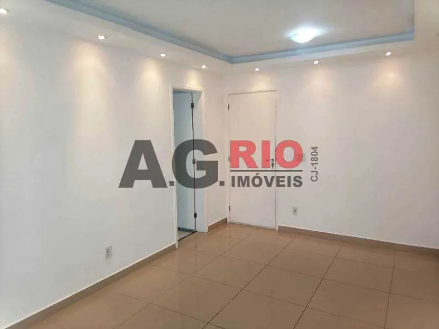 Foto 1 de Apartamento com 2 Quartos à venda, 60m² em Taquara, Rio de Janeiro