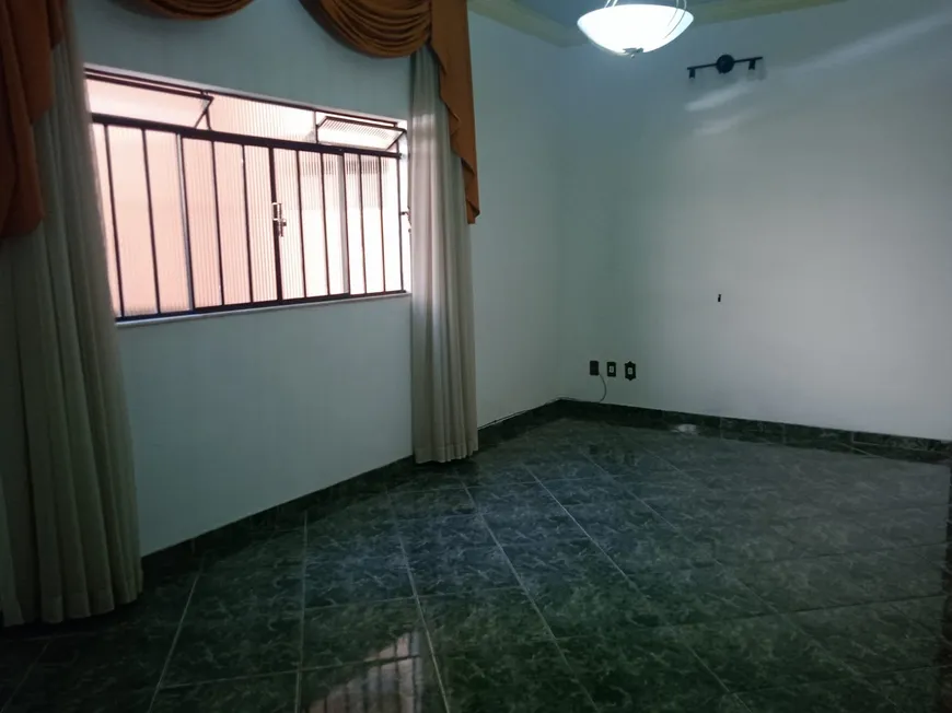 Foto 1 de Casa com 5 Quartos à venda, 325m² em Progresso, Conselheiro Lafaiete