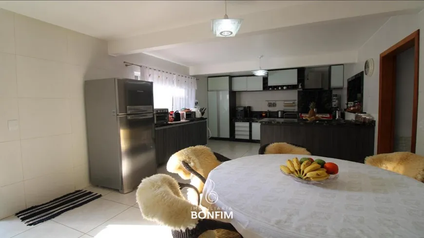 Foto 1 de Casa com 3 Quartos à venda, 220m² em Campo Comprido, Curitiba