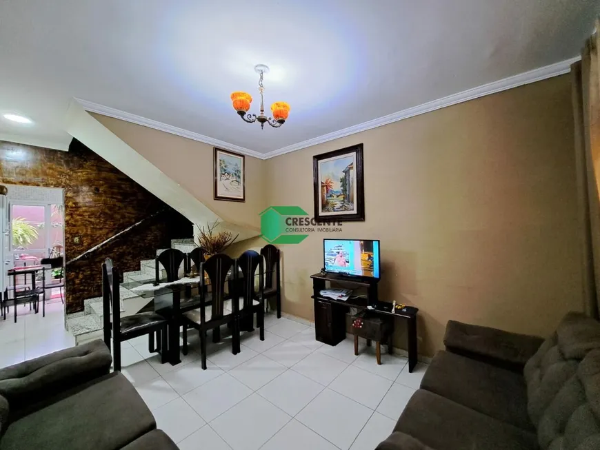 Foto 1 de Sobrado com 3 Quartos à venda, 150m² em Vila Bela Vista, Santo André