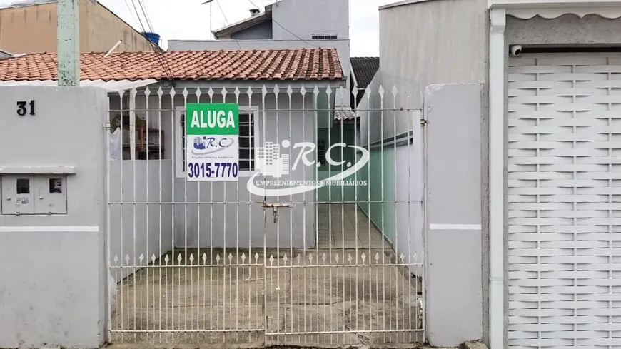 Foto 1 de Casa com 1 Quarto para alugar, 40m² em Sitio Cercado, Curitiba