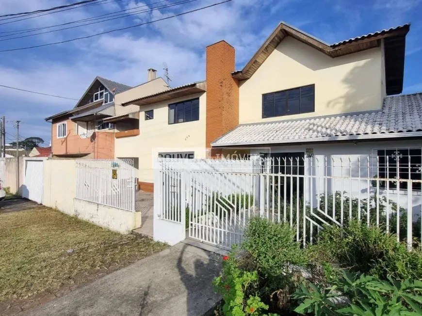 Foto 1 de Sobrado com 3 Quartos para alugar, 192m² em Uberaba, Curitiba