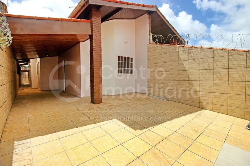 Foto 1 de Casa com 3 Quartos à venda, 114m² em Nova Peruíbe, Peruíbe