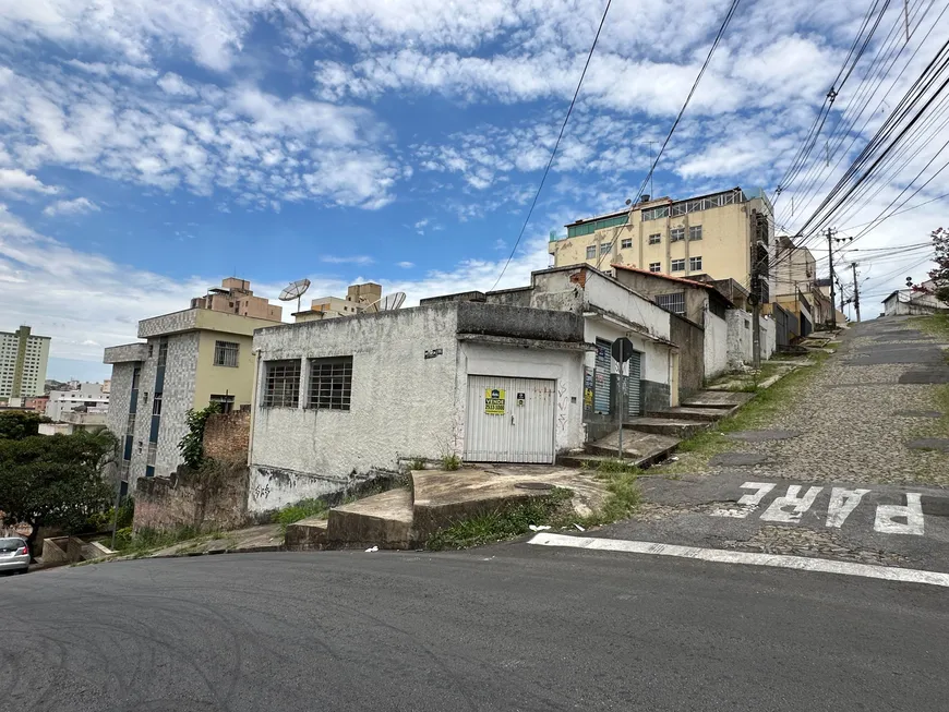 Foto 1 de Casa com 3 Quartos à venda, 300m² em Nova Suíssa, Belo Horizonte