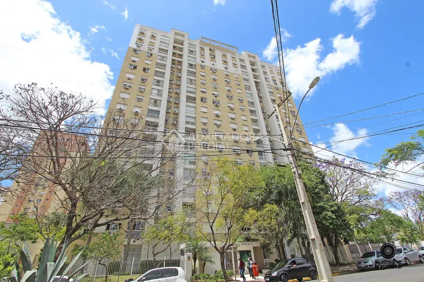 Foto 1 de Apartamento com 2 Quartos à venda, 62m² em Vila Ipiranga, Porto Alegre