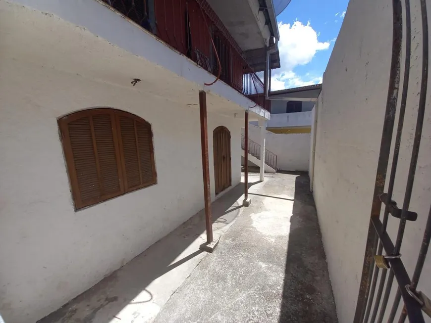 Foto 1 de Casa com 2 Quartos para alugar, 50m² em São Pedro, Teresópolis
