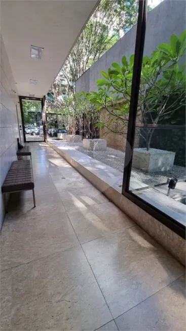 Foto 1 de Apartamento com 3 Quartos à venda, 140m² em Jardim Europa, São Paulo