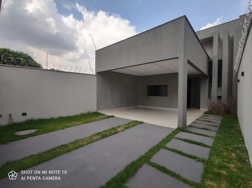Foto 1 de Casa com 3 Quartos à venda, 154m² em Vila Rosa, Goiânia