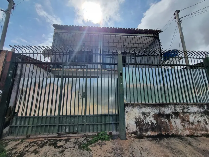 Foto 1 de Casa com 2 Quartos à venda, 100m² em Samambaia Sul, Brasília