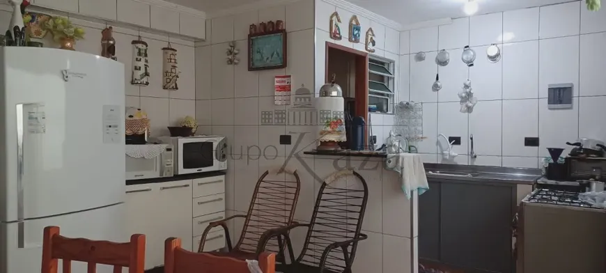 Foto 1 de Casa com 2 Quartos à venda, 350m² em Vila Aprazivel, Jacareí