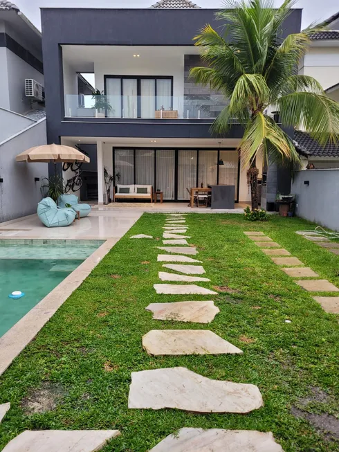 Foto 1 de Casa com 4 Quartos à venda, 240m² em Recreio Dos Bandeirantes, Rio de Janeiro