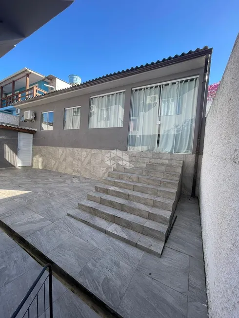 Foto 1 de Casa com 5 Quartos à venda, 250m² em Serraria, São José