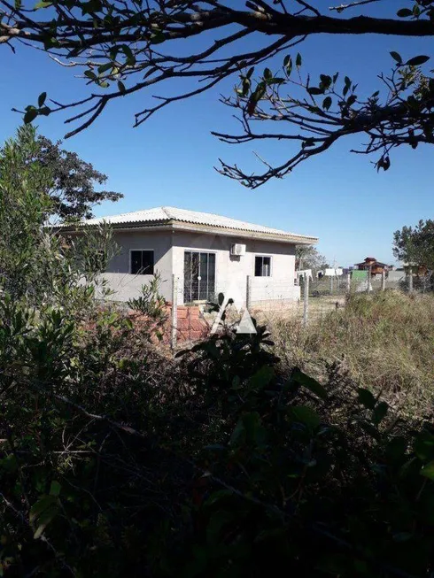 Foto 1 de Casa com 2 Quartos à venda, 58m² em Ibiraquera, Imbituba