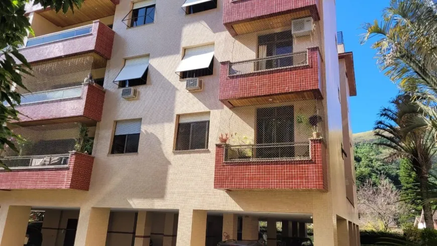 Foto 1 de Apartamento com 3 Quartos à venda, 130m² em Retiro, Petrópolis