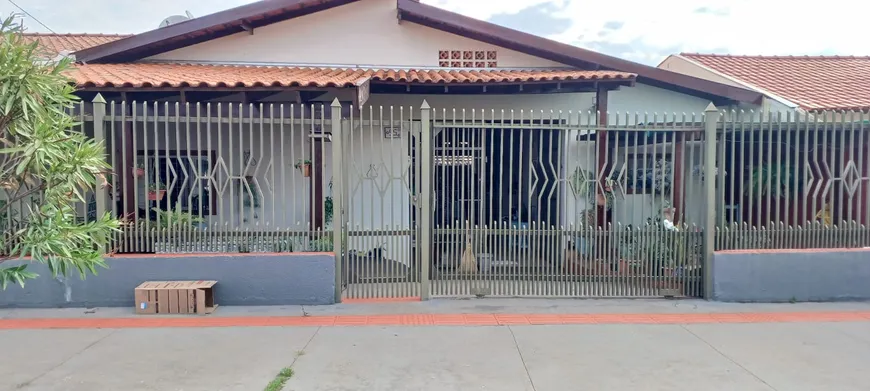 Foto 1 de Casa com 2 Quartos à venda, 194m² em Bandeirantes, Londrina