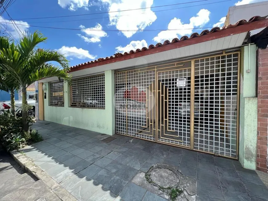 Foto 1 de Casa com 3 Quartos à venda, 220m² em Capuchinhos, Feira de Santana