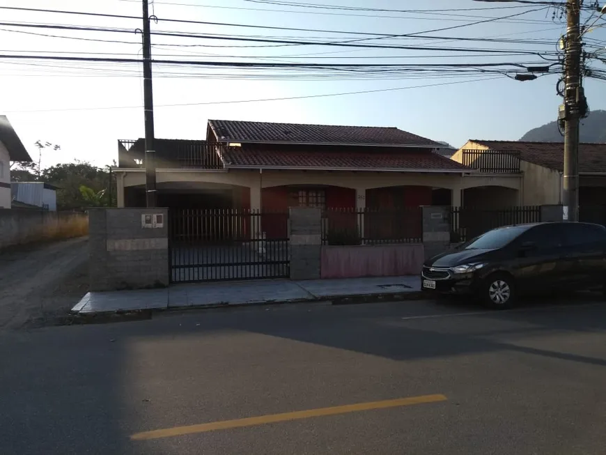 Foto 1 de Casa com 2 Quartos à venda, 250m² em Centro, Jaraguá do Sul