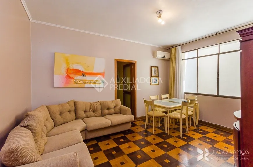 Foto 1 de Apartamento com 3 Quartos à venda, 75m² em Bom Fim, Porto Alegre