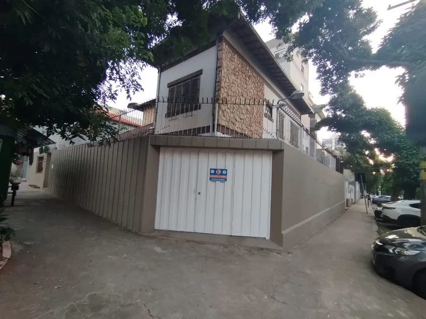 Foto 1 de Casa com 6 Quartos para alugar, 305m² em Funcionários, Belo Horizonte