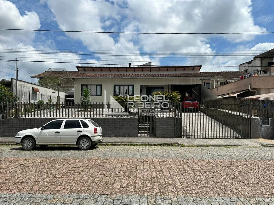 Foto 1 de Casa com 5 Quartos à venda, 197m² em Imigrantes, Timbó