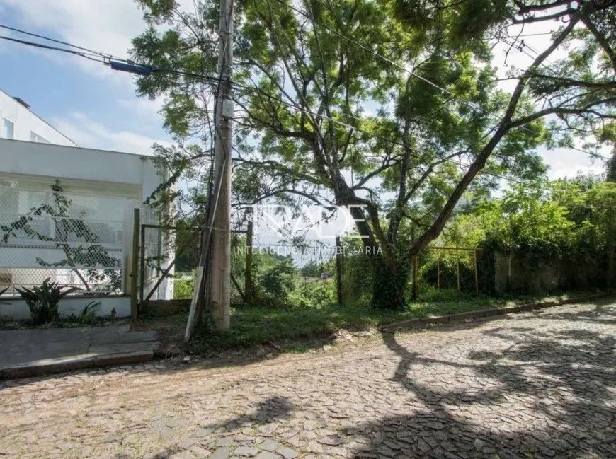 Foto 1 de Lote/Terreno à venda, 706m² em Vila Assunção, Porto Alegre