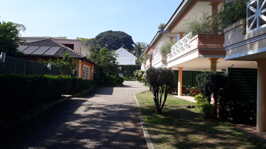 Foto 1 de Casa de Condomínio com 4 Quartos à venda, 351m² em Alto Da Boa Vista, São Paulo