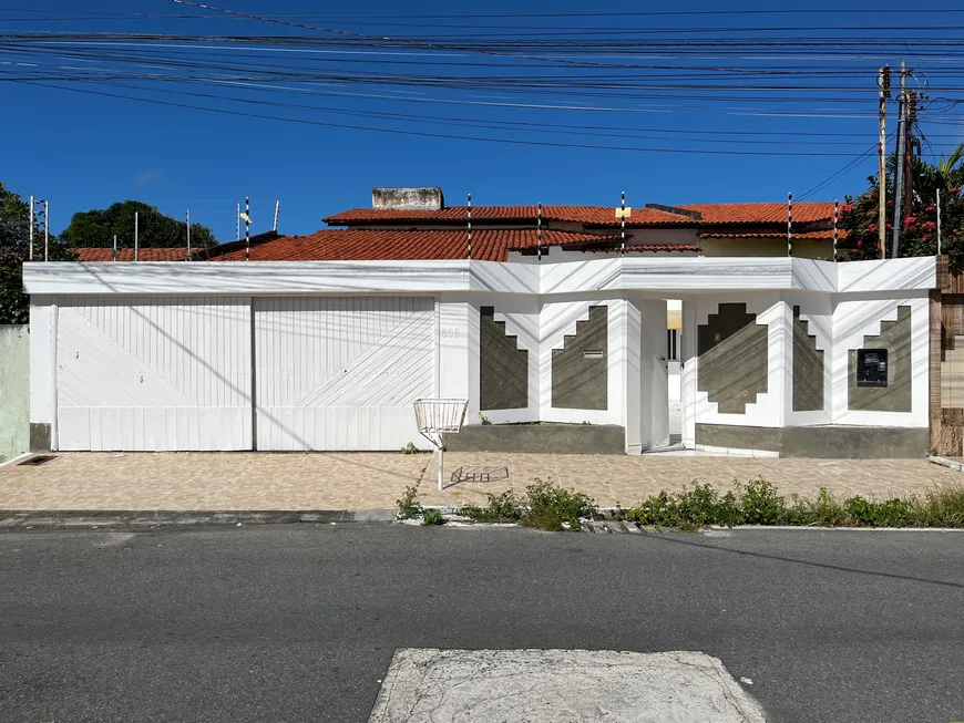 Foto 1 de Casa com 4 Quartos à venda, 184m² em Coroa do Meio, Aracaju