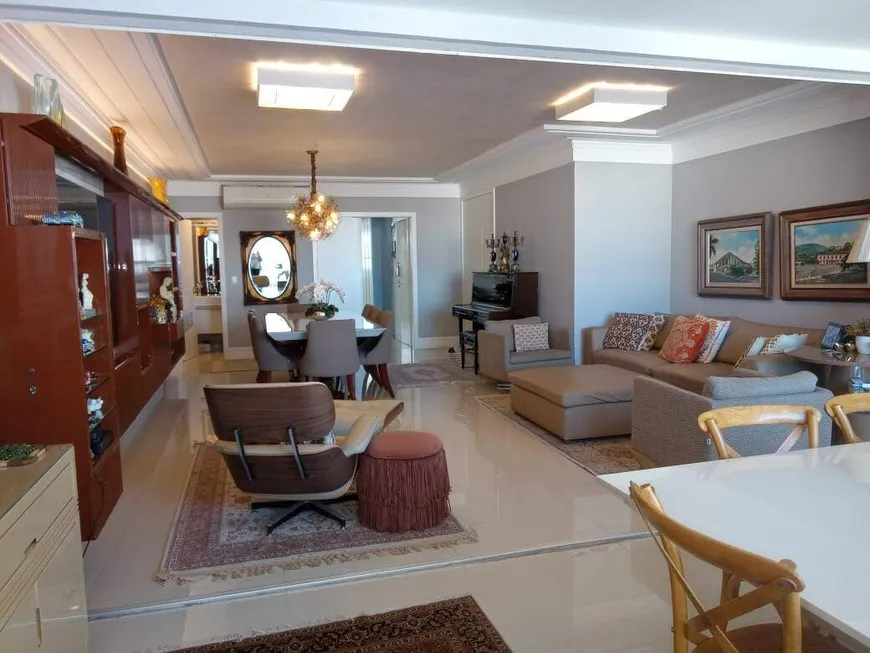 Foto 1 de Apartamento com 3 Quartos à venda, 190m² em Praia do Canto, Vitória