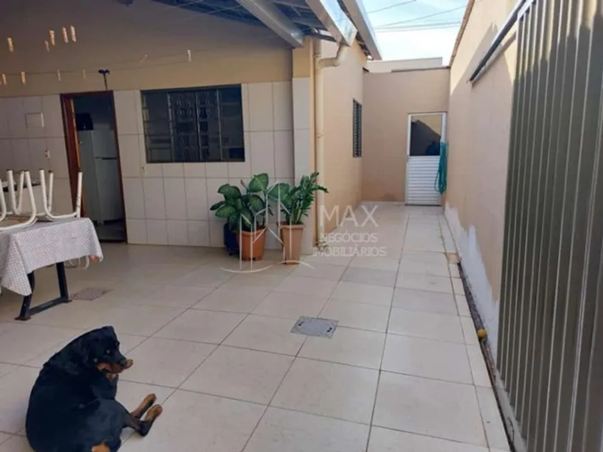 Foto 1 de Casa com 5 Quartos à venda, 225m² em Luizote de Freitas, Uberlândia